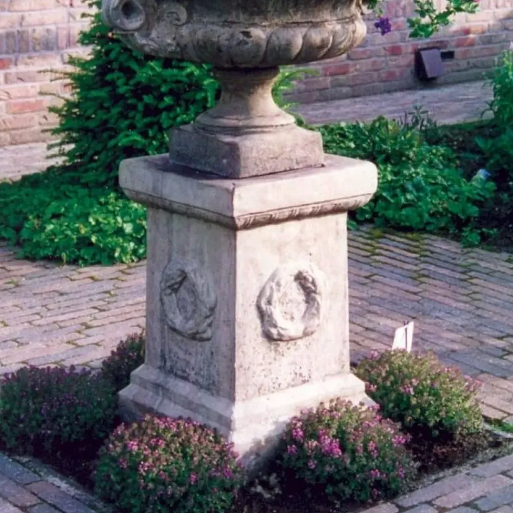 Plinths & Pedestals^Statues & Sculptures Laurel Column Stone Garden Pedestal