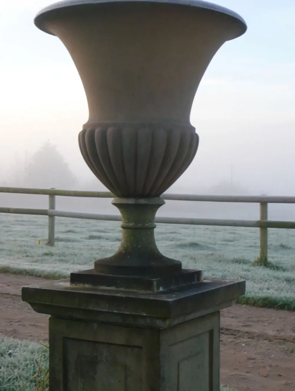 Large|Round^Statues & Sculptures Verona Vase Stone Garden Planter